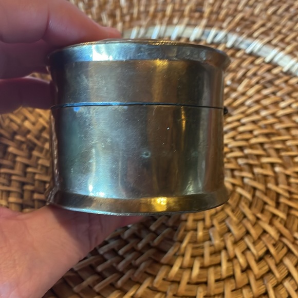 Vintage brass butterfly trinket box - Picture 4 of 12